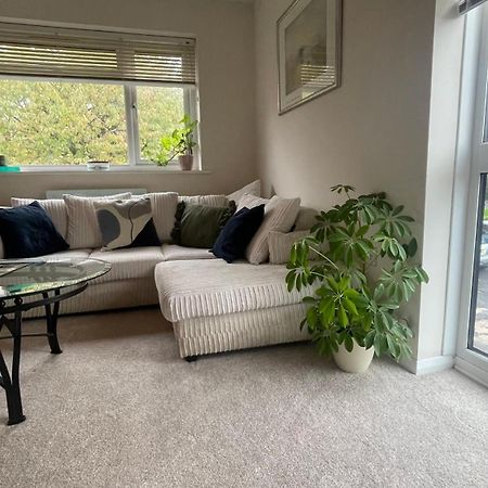 Entire Home With Private Entrance Earley 외부 사진