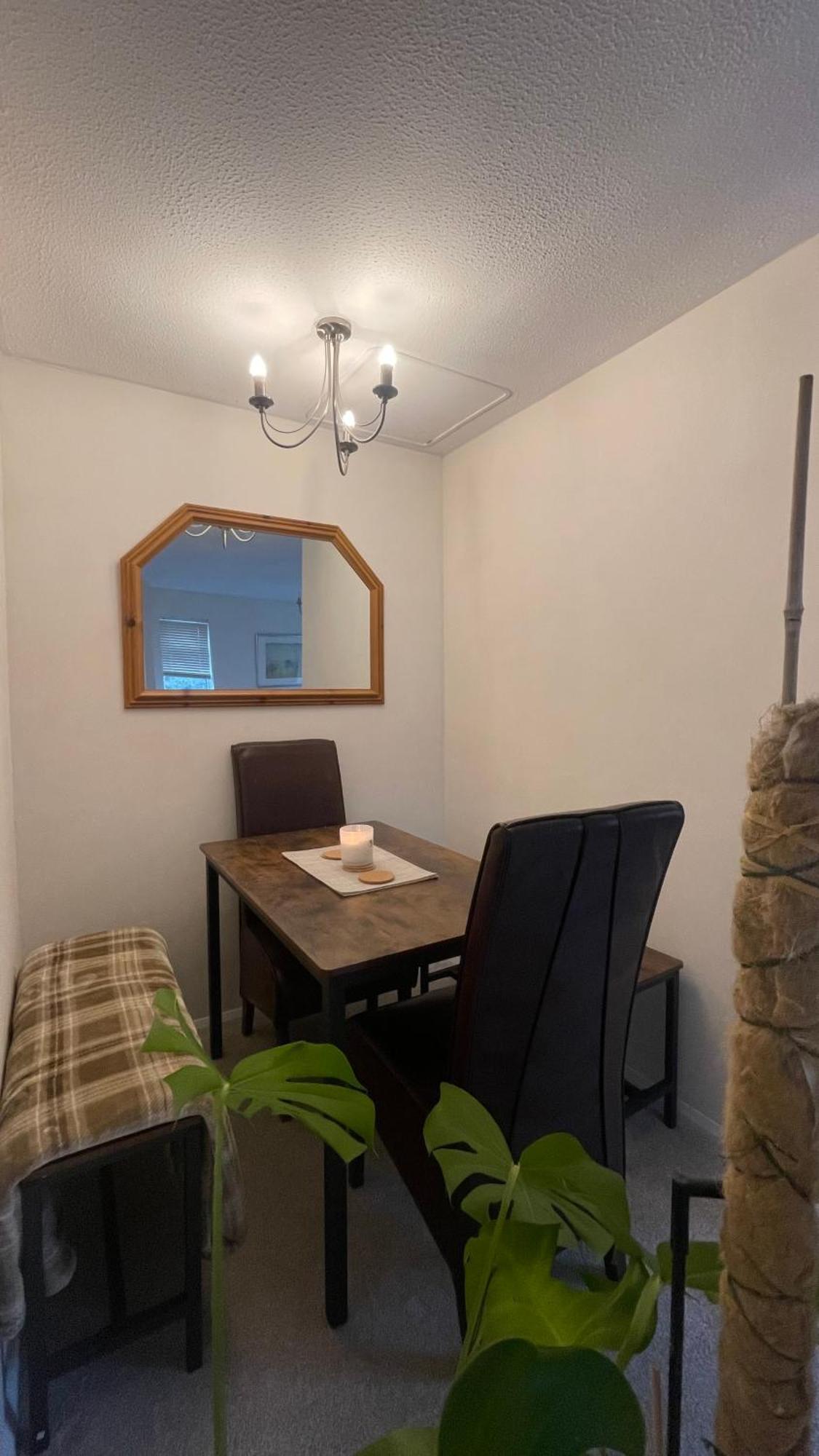 Entire Home With Private Entrance Earley 외부 사진