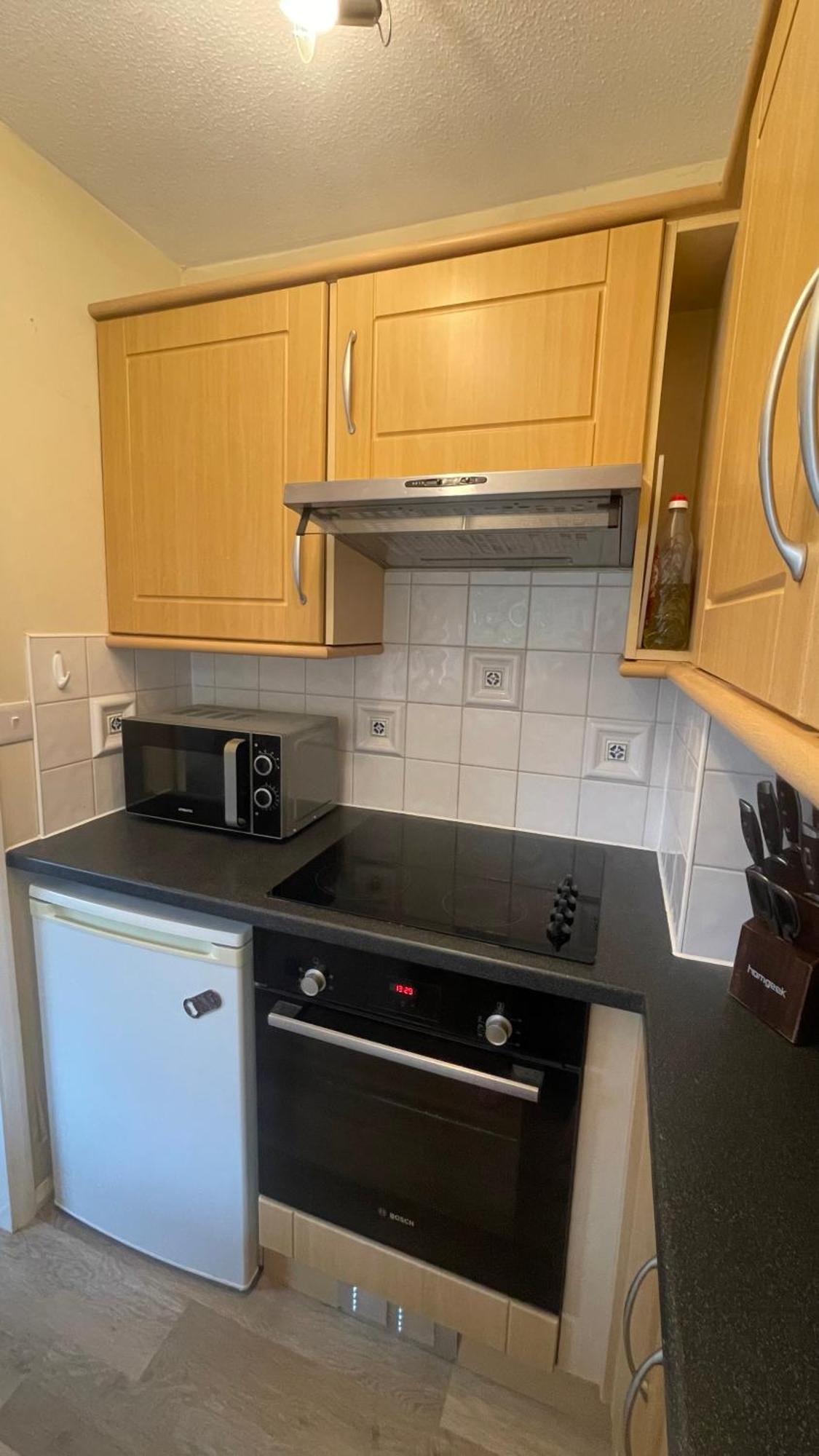 Entire Home With Private Entrance Earley 외부 사진